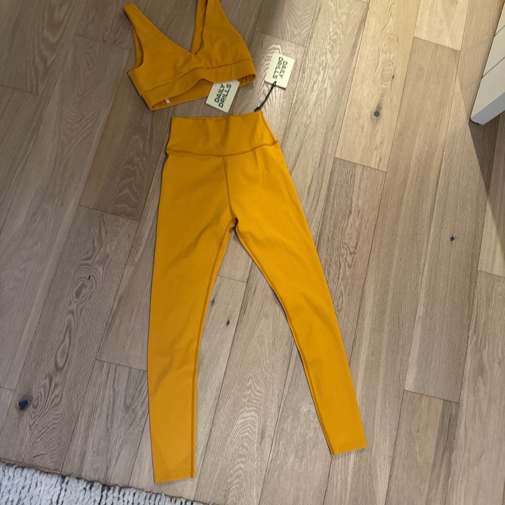 Daily drills leggings and sports bra set